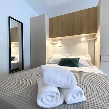 Alki-house * Athens